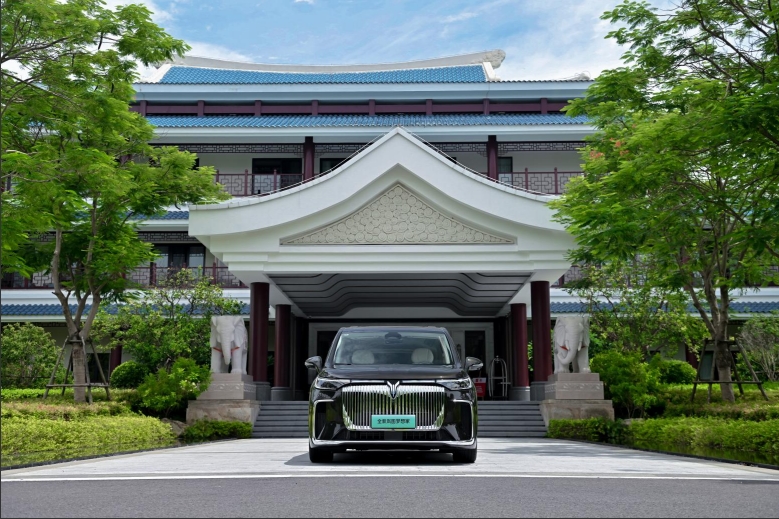 岚图携手华为 打造高端MPV新格局