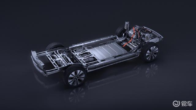 蓝电E5 PLUS全面拆解，用料堪比二十万级，赚翻了？