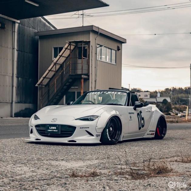 Liberty Walk驾驭马自达MX-5，展现独特魅力