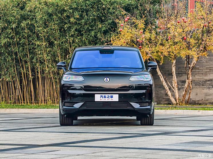 易三方黑科技上车 5米2的大块头也能很灵活！一文带你看懂腾势N9
