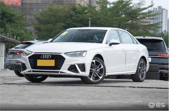 奥迪A4L：都降到19万了，全系2.0T，还看宝马3系？