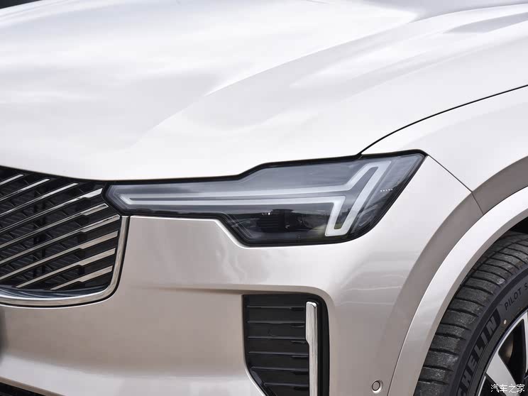 限时售价47.9万元起 提供5/6/7座车型 新款沃尔沃XC90正式上市