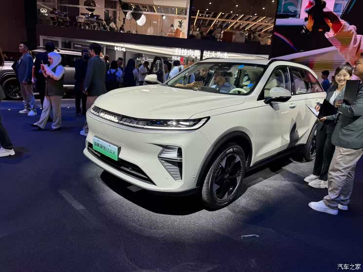 全新雷克萨斯ES/极氪9X/仰望U8L等 2025上海车展新车汇总（下）