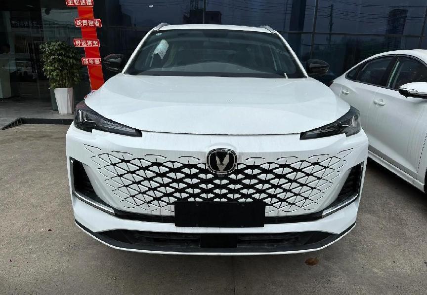 刚需买车，25岁宝妈进店首探，相中长安CS55 PLUS