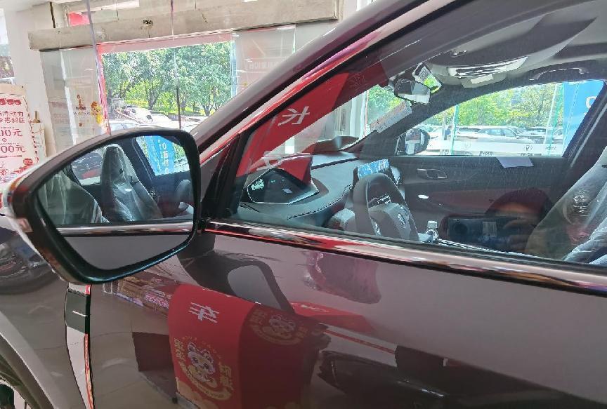 刚需买车，25岁宝妈进店首探，相中长安CS55 PLUS