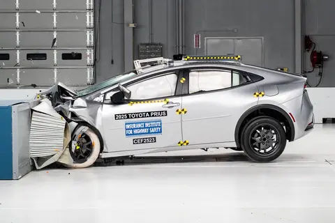 2025 IIHS最安全车型出炉！现代丰田等六款车型摘冠