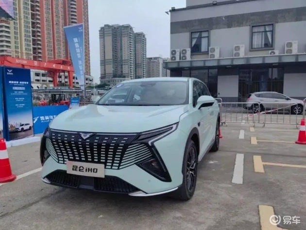 五粮液大手笔推出新车，订单超8K辆，特色车标亮眼