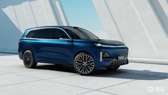 智驾同源 为何深蓝S09比问界M8更适合家庭用户？