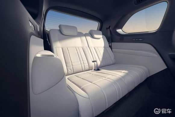 智驾同源 为何深蓝S09比问界M8更适合家庭用户？