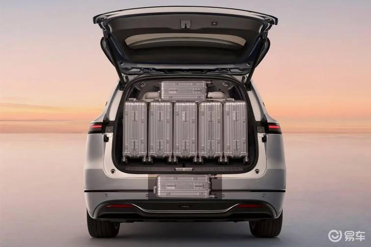 智驾同源 为何深蓝S09比问界M8更适合家庭用户？