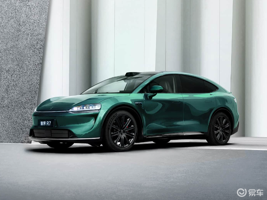 26.8万起售，智界R7改款登场！内外升级