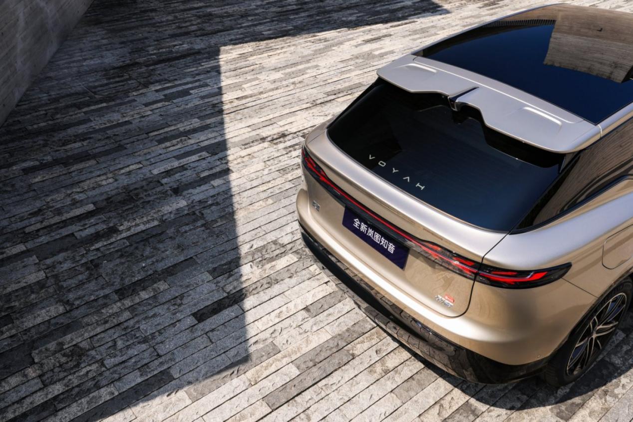 全新岚图知音开启预售，华系家用纯电 SUV，22 万元起