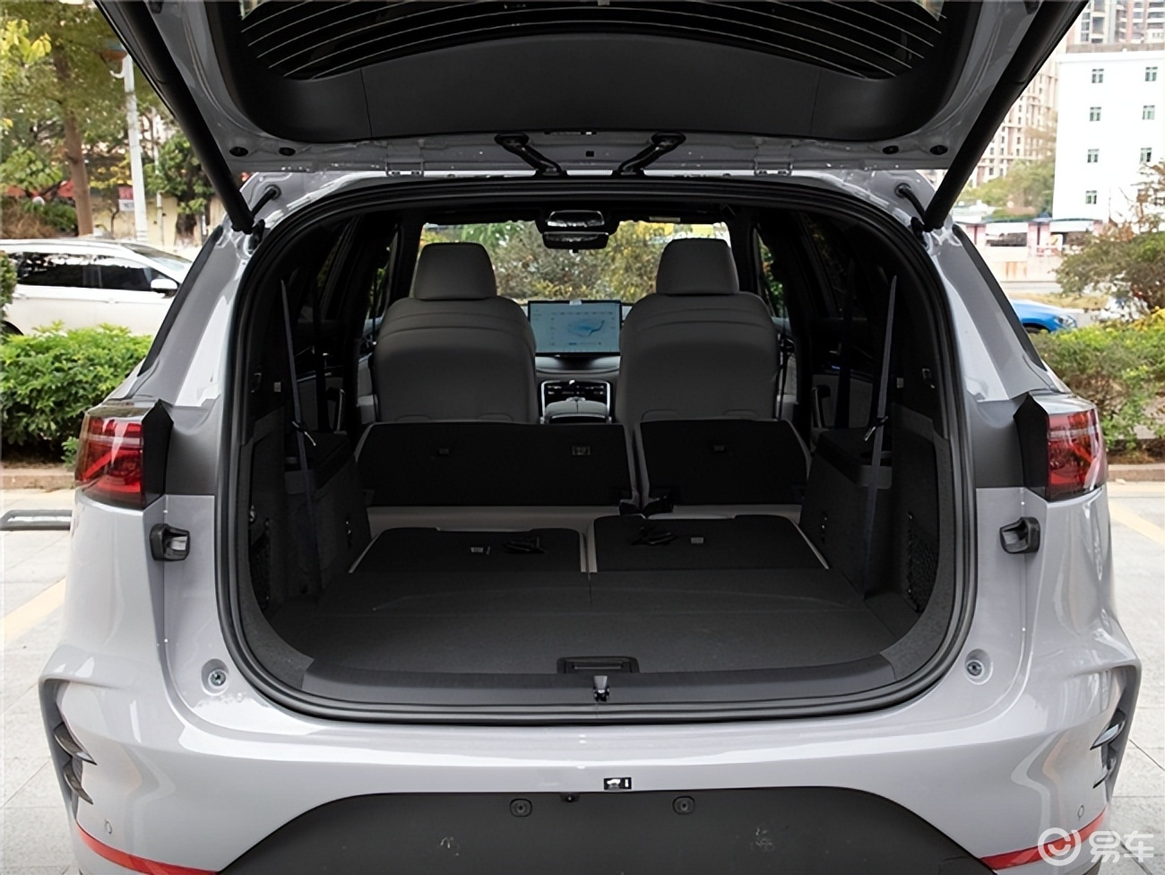 20万级SUV对决：瑞虎9 C-DM vs 唐DM-i