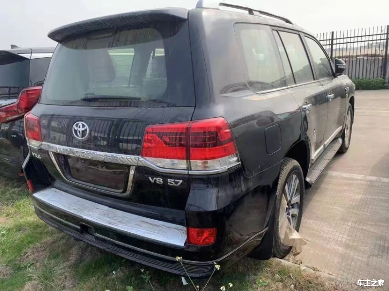 全新国六中东进口酷路泽5700惊爆价格