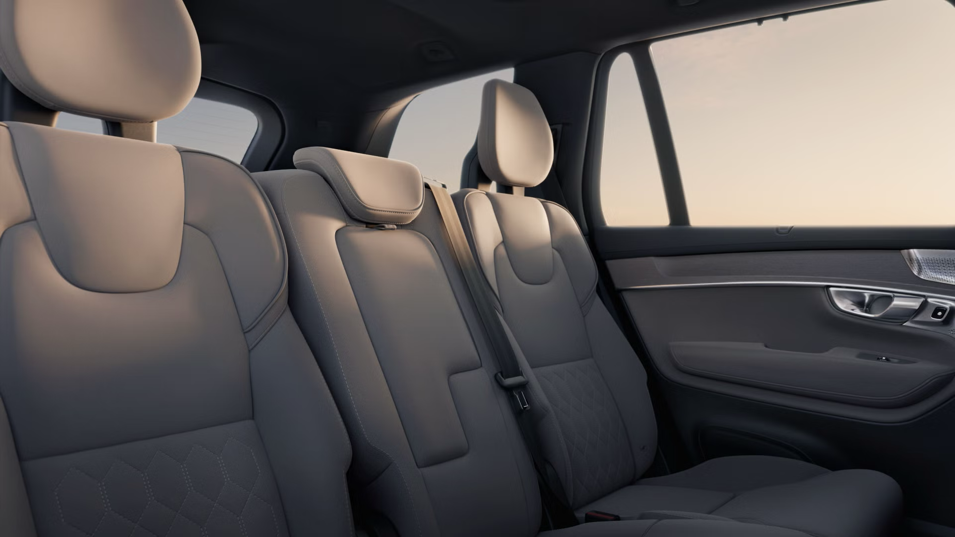 豪华SUV市场的理性之选，让家人安心才是真奢华。