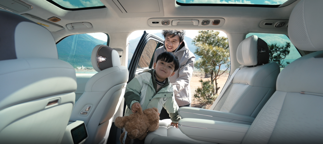 带娃出行也能很优雅？领克900告诉你真的可以！