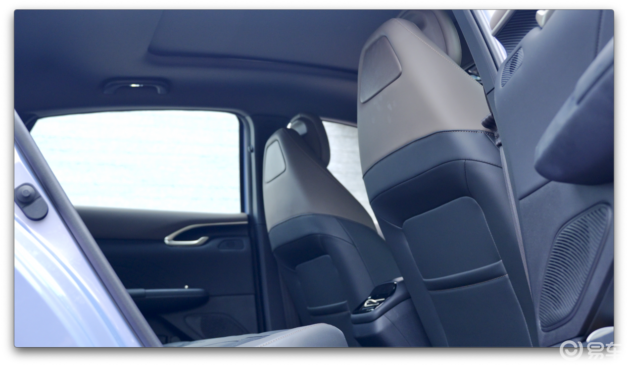 试驾长安第四代逸动：燃油“阿维塔”家轿，提供额外情绪价值