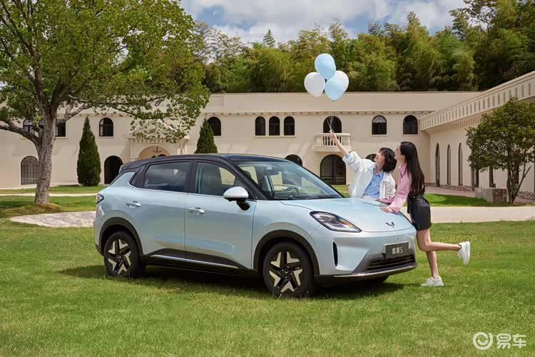 预售6.88万起，五菱缤果S要引领A0级纯电市场新风尚