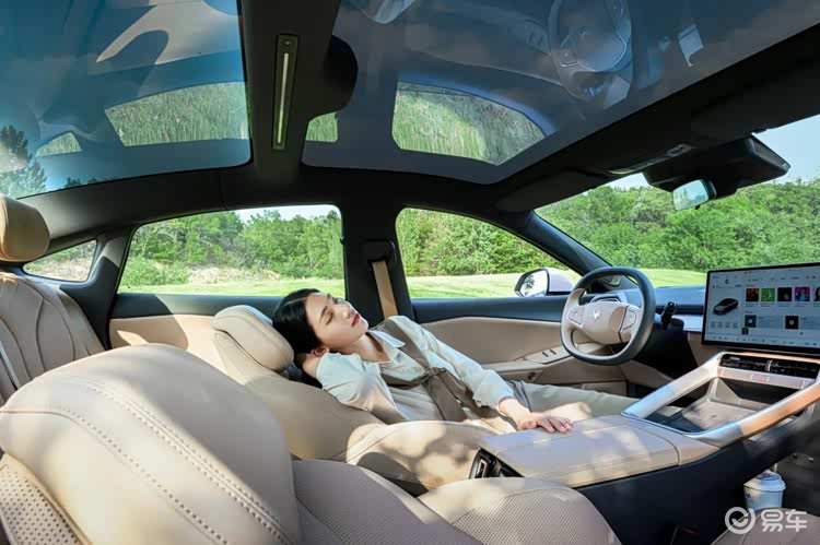 极狐这次动真格了!3.7秒破百性能,15万级别闭眼入?