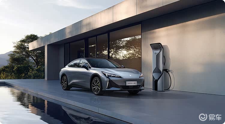 极狐这次动真格了!3.7秒破百性能,15万级别闭眼入?