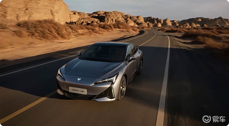 极狐这次动真格了!3.7秒破百性能,15万级别闭眼入?