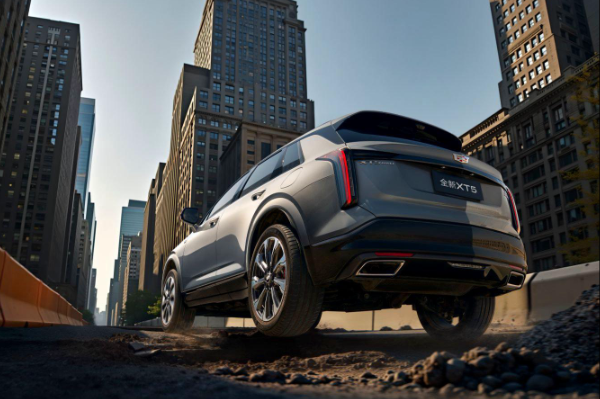 周年惊喜价22.99万元起全路况SUV凯迪拉克全新XT5