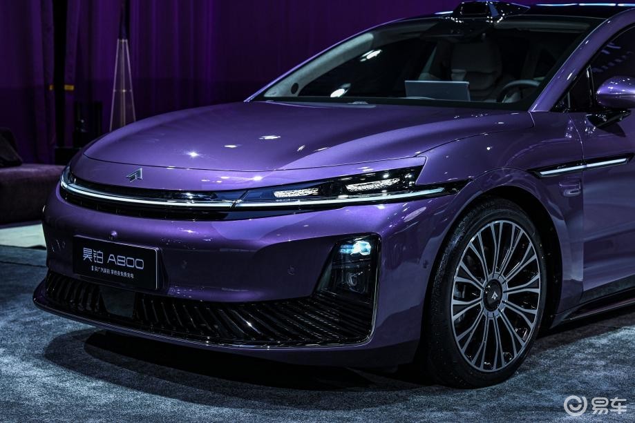 广汽携手华为首款智慧旗舰轿车——广汽昊铂A800亮相成都