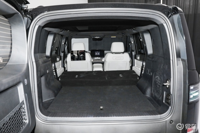 2025成都车展：方程豹钛7亮相