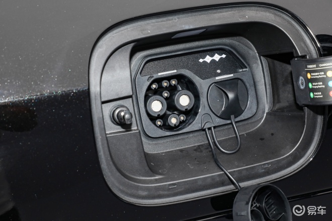 2025成都车展：方程豹钛7亮相