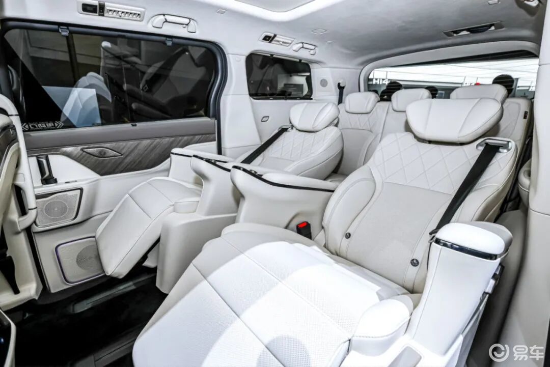 2025年成都车展：魏牌高山7亮相，将在9月10日预售