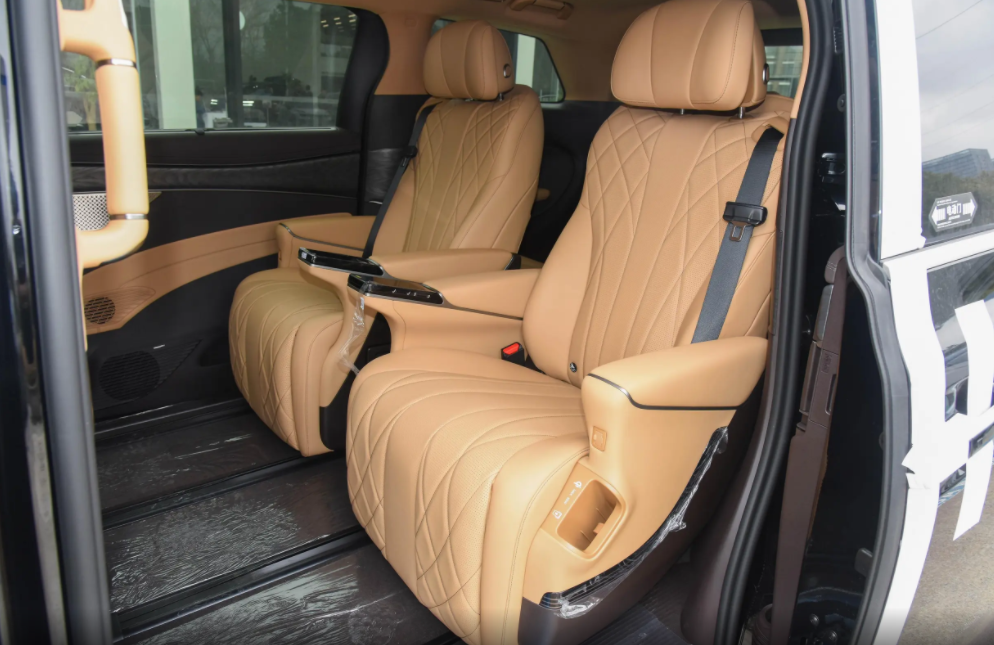 豪华中大型MPV怎么选？这车告诉你答案，售价亲民配置丰富