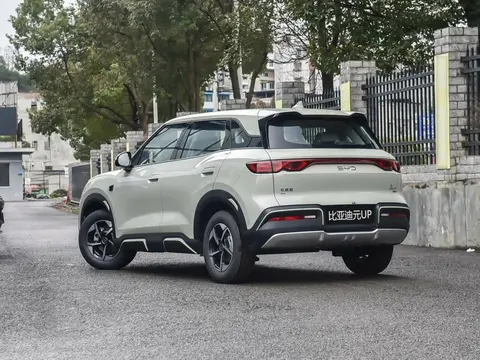 10万内带激光雷达，长安启源全新Q05掀桌，元UP能接招吗？